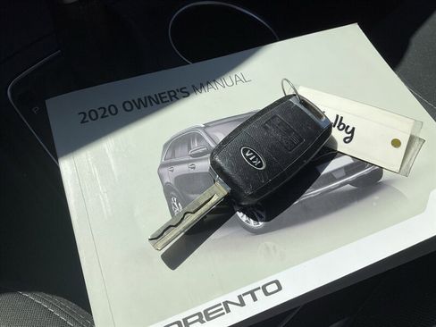 Used 2020 Kia Sorento AWD V6 image 39