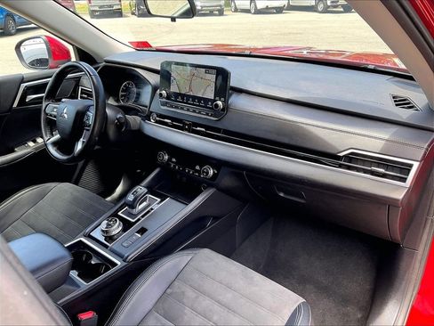 Used 2024 Mitsubishi Outlander SE AWD/4WD image 14