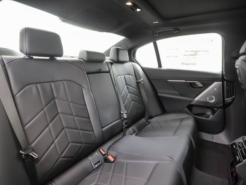 Used 2026 BMW 550e xDrive image 28