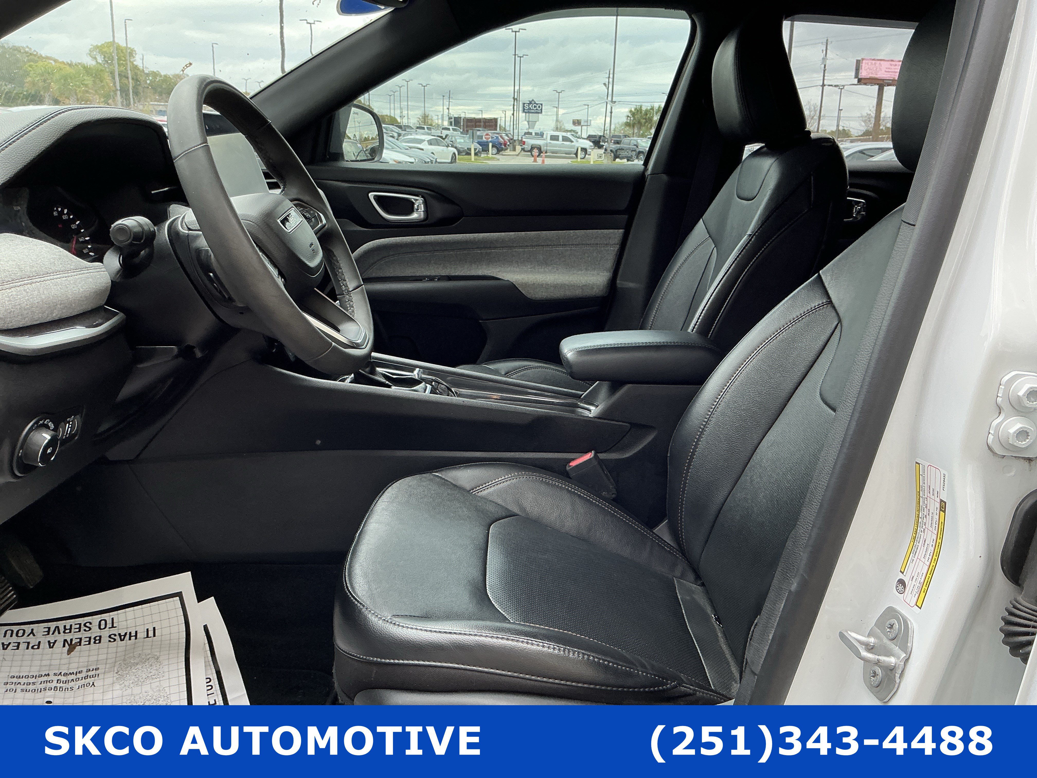 Used 2023 Jeep Compass Latitude w/ Sun and Sound Group AWD/4WD image 11