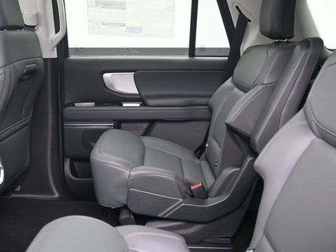 New 2025 Ford Expedition Active image 9