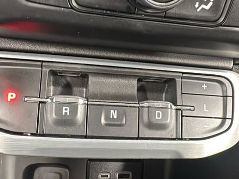 Used 2023 GMC Acadia SLE w/ Driver Convenience Package image 29