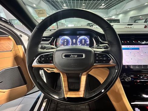 Used 2024 Jeep Grand Cherokee L Summit AWD/4WD image 17