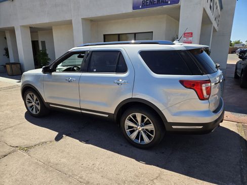 Used 2018 Ford Explorer Limited FWD image 3