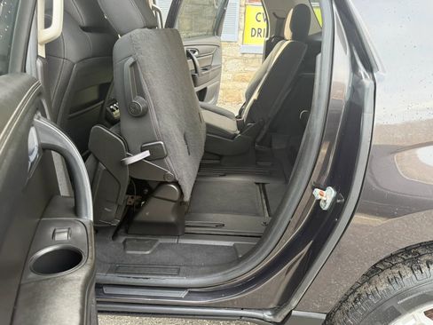 Used 2014 GMC Acadia SLE image 27