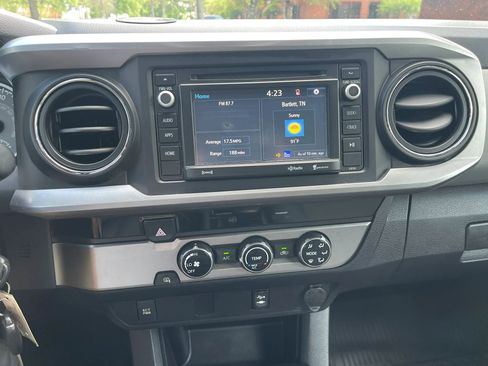 Used 2016 Toyota Tacoma SR5 RWD image 17