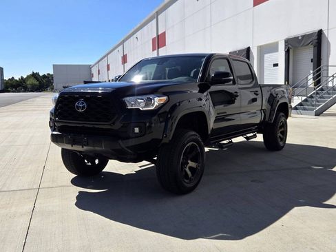 Used 2019 Toyota Tacoma TRD Off-Road w/ Technology Package AWD/4WD image 1