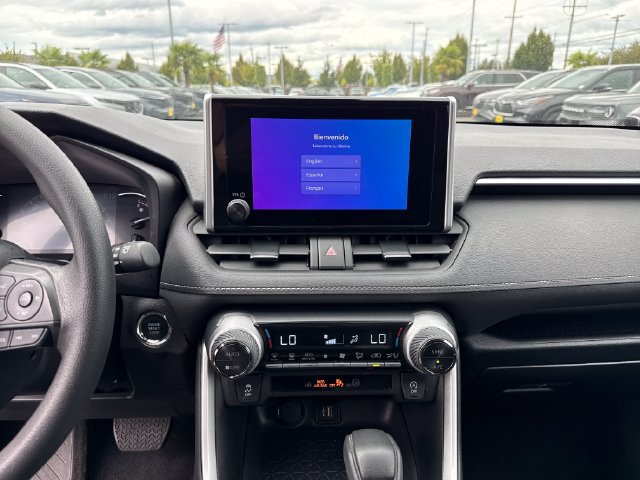 Used 2025 Toyota RAV4 XLE AWD/4WD image 20