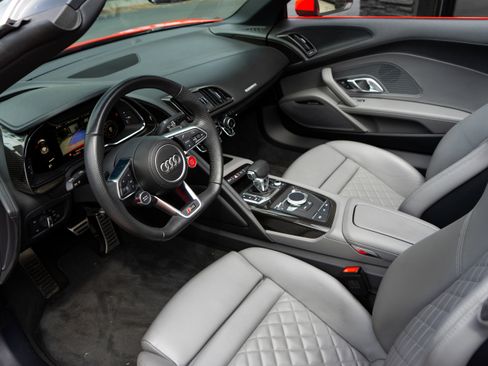 Used 2017 Audi R8 V10 image 11