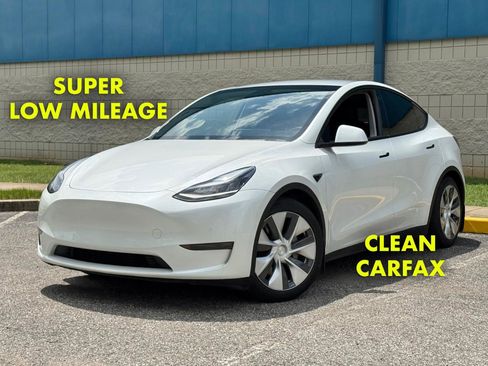 Used 2021 Tesla Model Y Long Range AWD/4WD image 1
