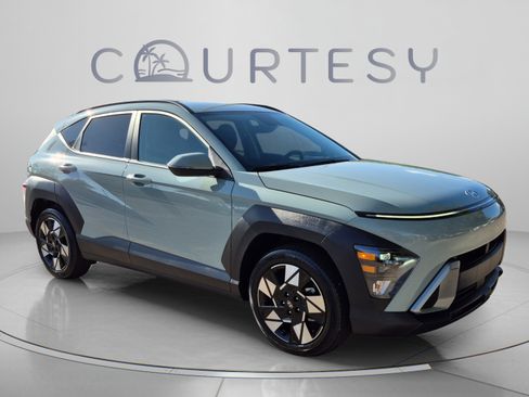 Certified 2025 Hyundai Kona SEL FWD image 7
