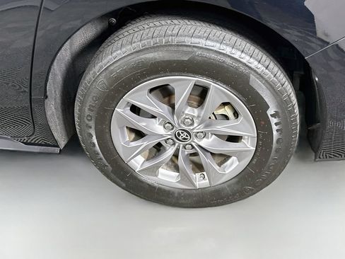 Certified 2024 Toyota Sienna LE FWD image 34