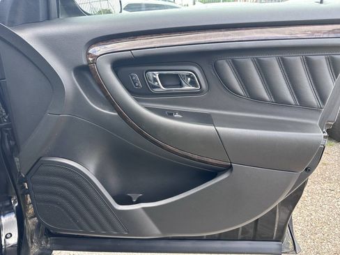 Used 2019 Ford Taurus Limited w/ Driver Assist Package FWD image 40