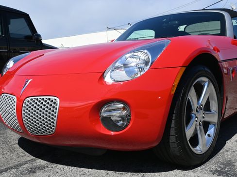 Used 2006 Pontiac Solstice Convertible w/ Power Package image 12