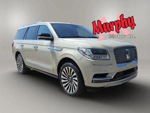 Used 2018 Lincoln Navigator Reserve w/ Technology Package AWD/4WD image 3