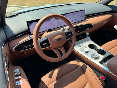 New 2026 Genesis GV70 2.5T Advanced image 2