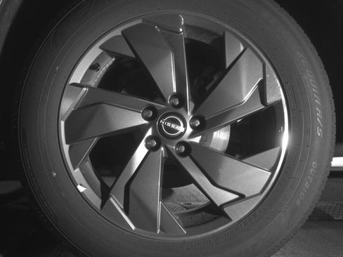 Used 2025 Nissan Rogue SV FWD image 11