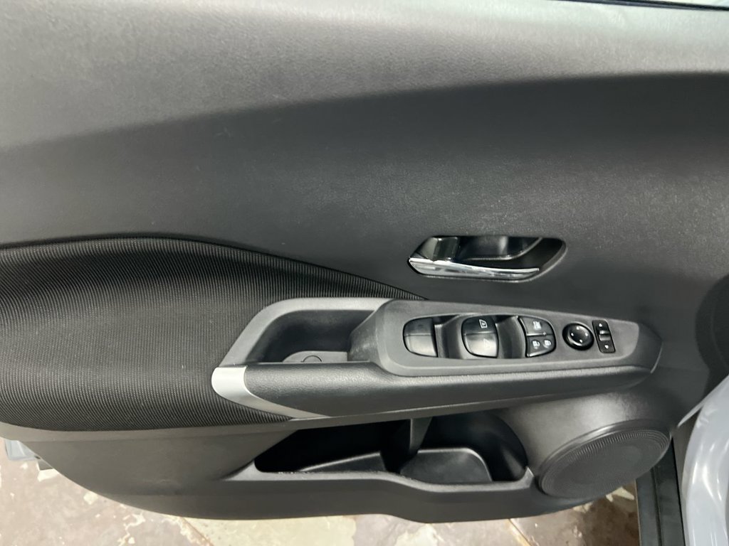 Used 2023 Nissan Kicks SV FWD image 18