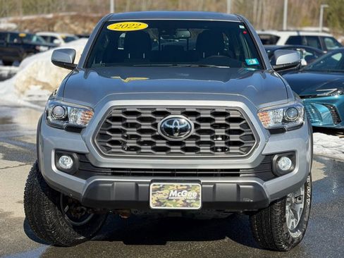 Used 2022 Toyota Tacoma TRD Off-Road w/ Technology Package image 2