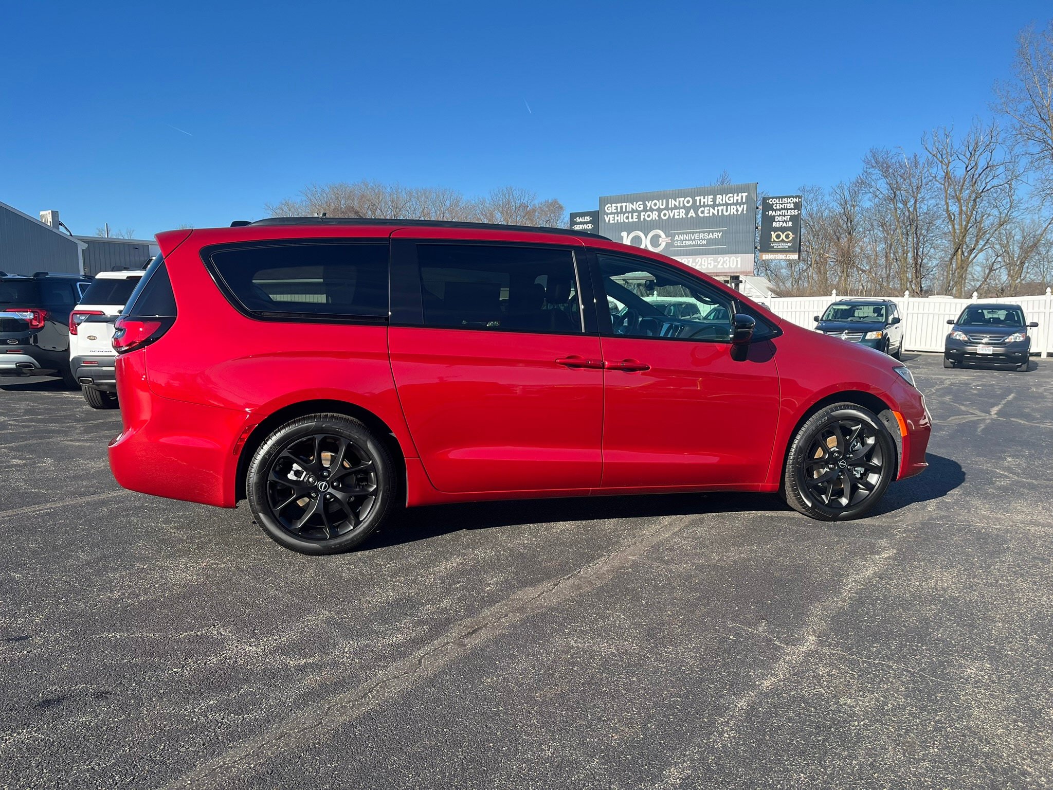 New 2026 Chrysler Pacifica Select w/ S Appearance Package FWD image 12