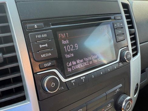 Used 2015 Nissan Frontier SV image 21