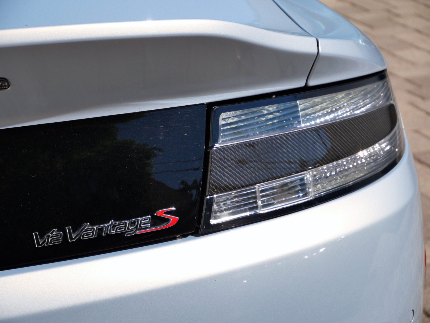 Used 2015 Aston Martin V12 Vantage S RWD image 26