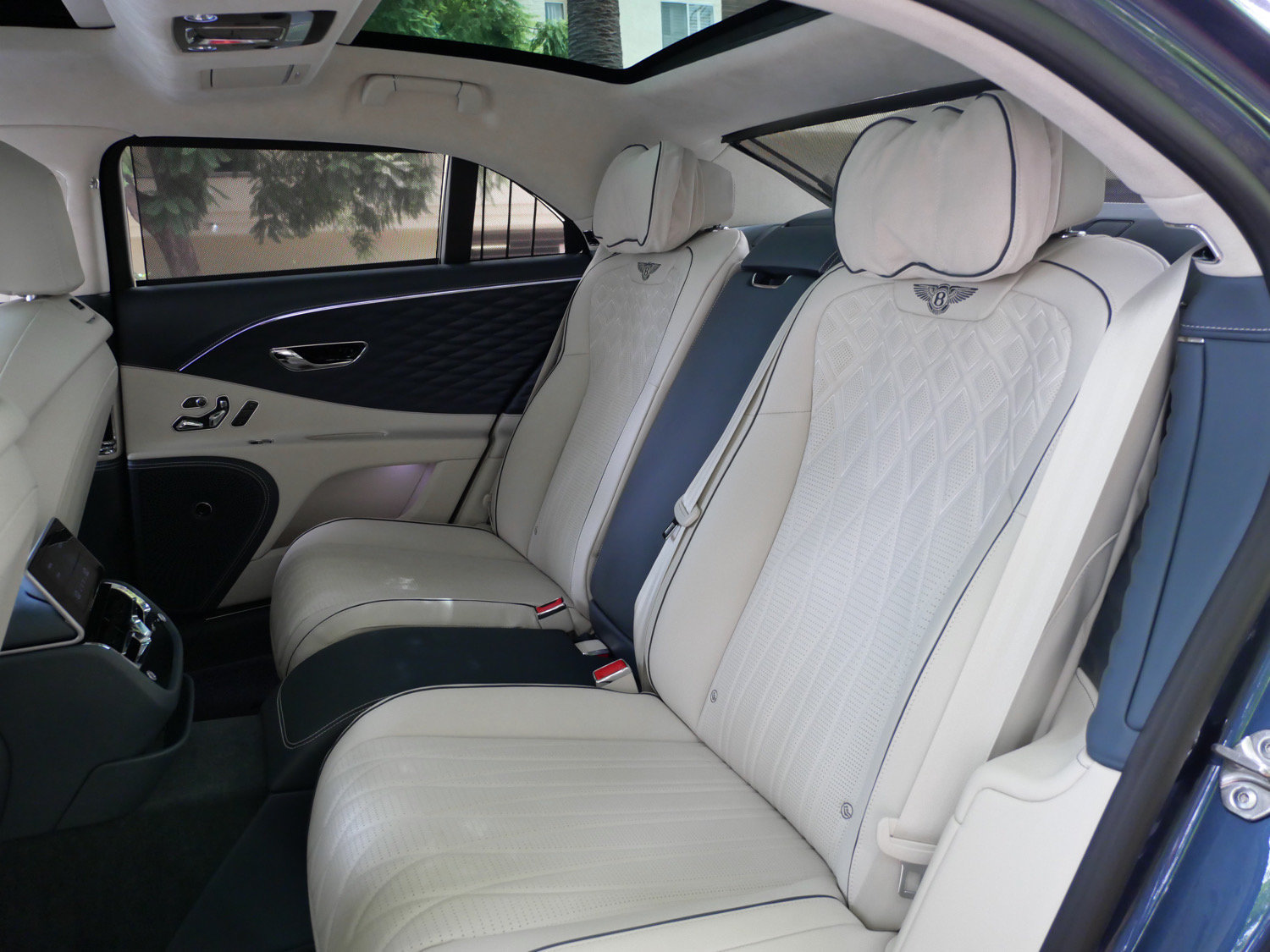 Used 2023 Bentley Flying Spur Azure AWD/4WD image 21