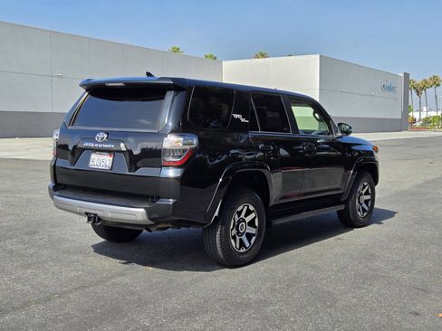 Used 2023 Toyota 4Runner TRD Off-Road Premium image 4