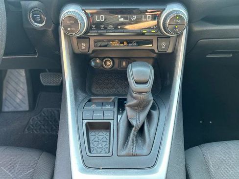 Used 2021 Toyota RAV4 XLE w/ Convenience Package FWD image 24