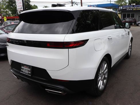 Used 2025 Land Rover Range Rover Sport SE AWD/4WD image 5