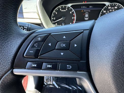 Used 2024 Nissan Altima 2.5 SV FWD image 14