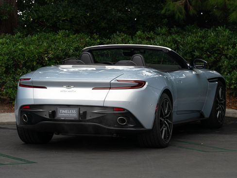 Used 2020 Aston Martin DB11 Volante RWD image 4