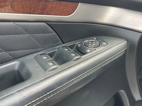 Used 2018 Ford Explorer Platinum AWD/4WD image 6