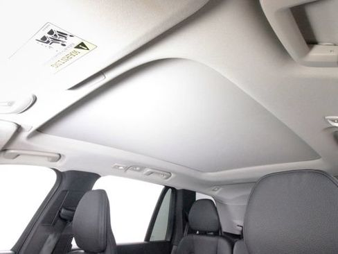 Certified 2025 Volvo XC90 B5 Plus w/ Protection Package Premier AWD/4WD image 55