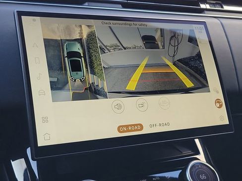 Used 2023 Land Rover Range Rover Sport SE Dynamic image 31