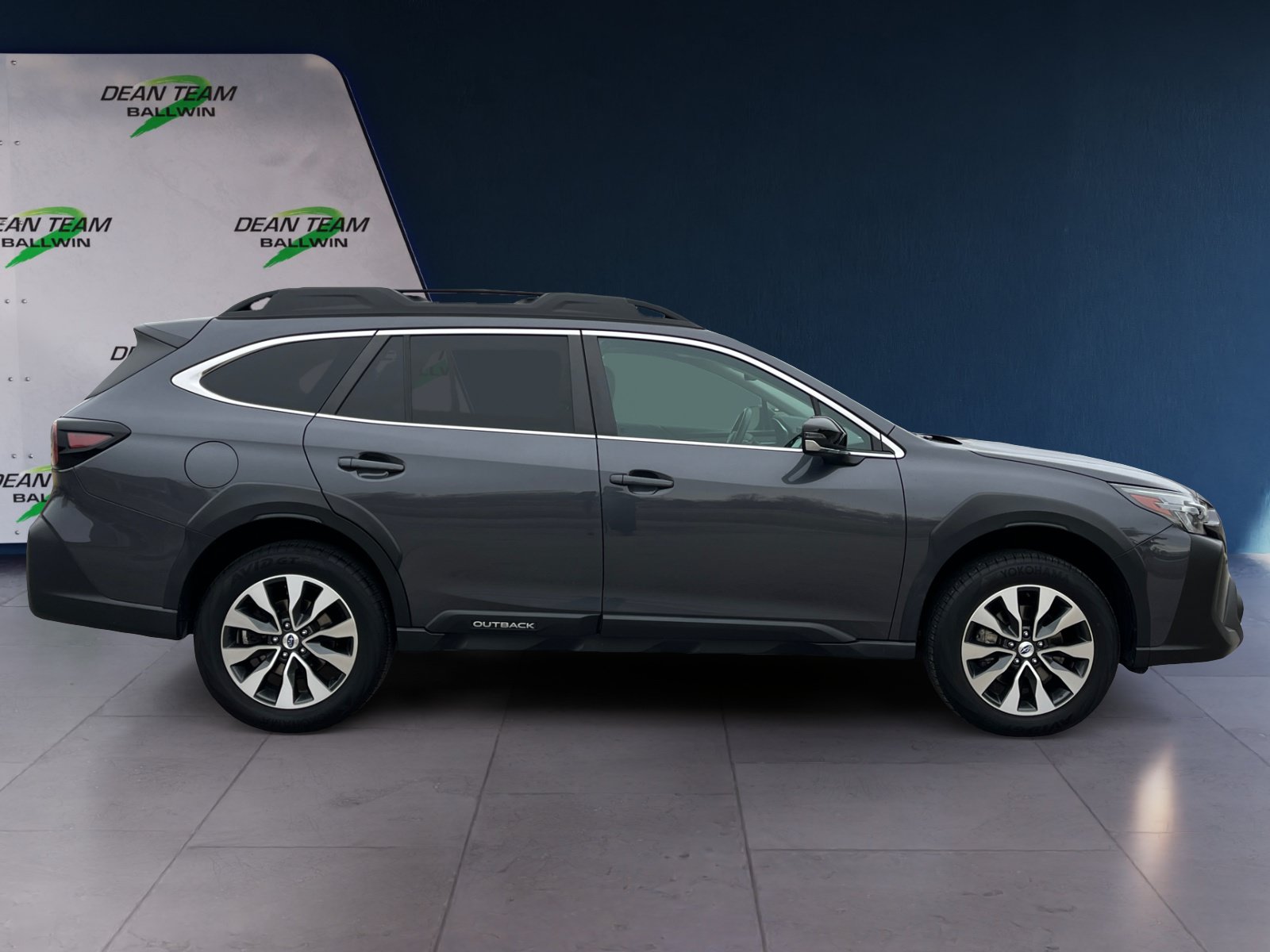 Used 2023 Subaru Outback Limited AWD/4WD image 9