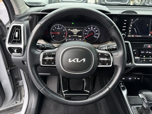 Used 2022 Kia Sorento EX w/ Panoramic Sunroof Package image 24