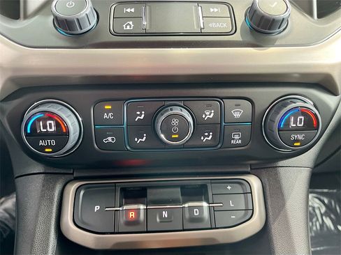 Used 2023 GMC Acadia Denali w/ Denali Technology Package image 16