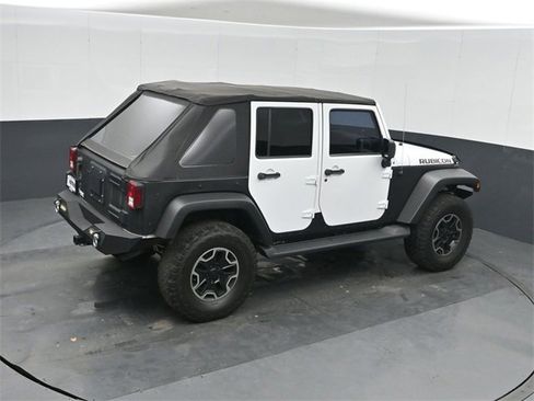Used 2015 Jeep Wrangler Unlimited Rubicon image 31