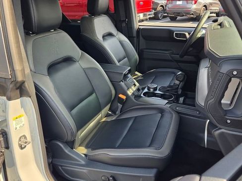 New 2026 Ford Bronco Outer Banks AWD/4WD image 17