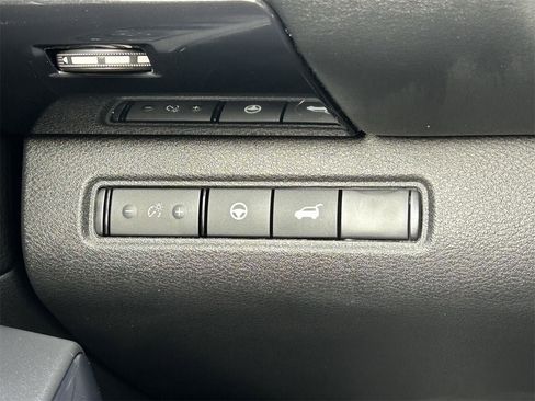 New 2026 Nissan Pathfinder SV image 38