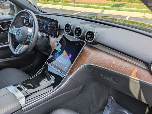 Used 2025 Mercedes-Benz C 300 Sedan image 32