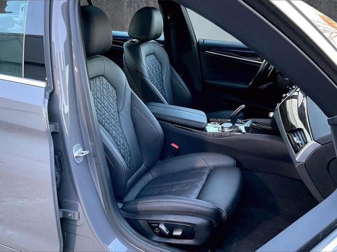 Used 2021 BMW 530i xDrive w/ Convenience Package image 29