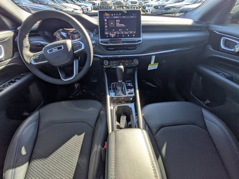 New 2026 Jeep Compass Latitude image 13