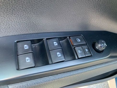 Used 2019 Toyota Camry LE image 17