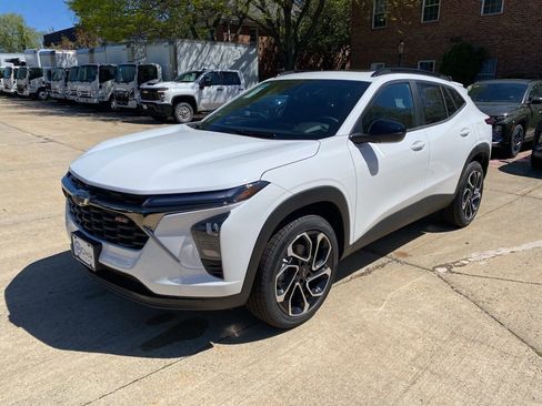 New 2026 Chevrolet Trax RS FWD image 5