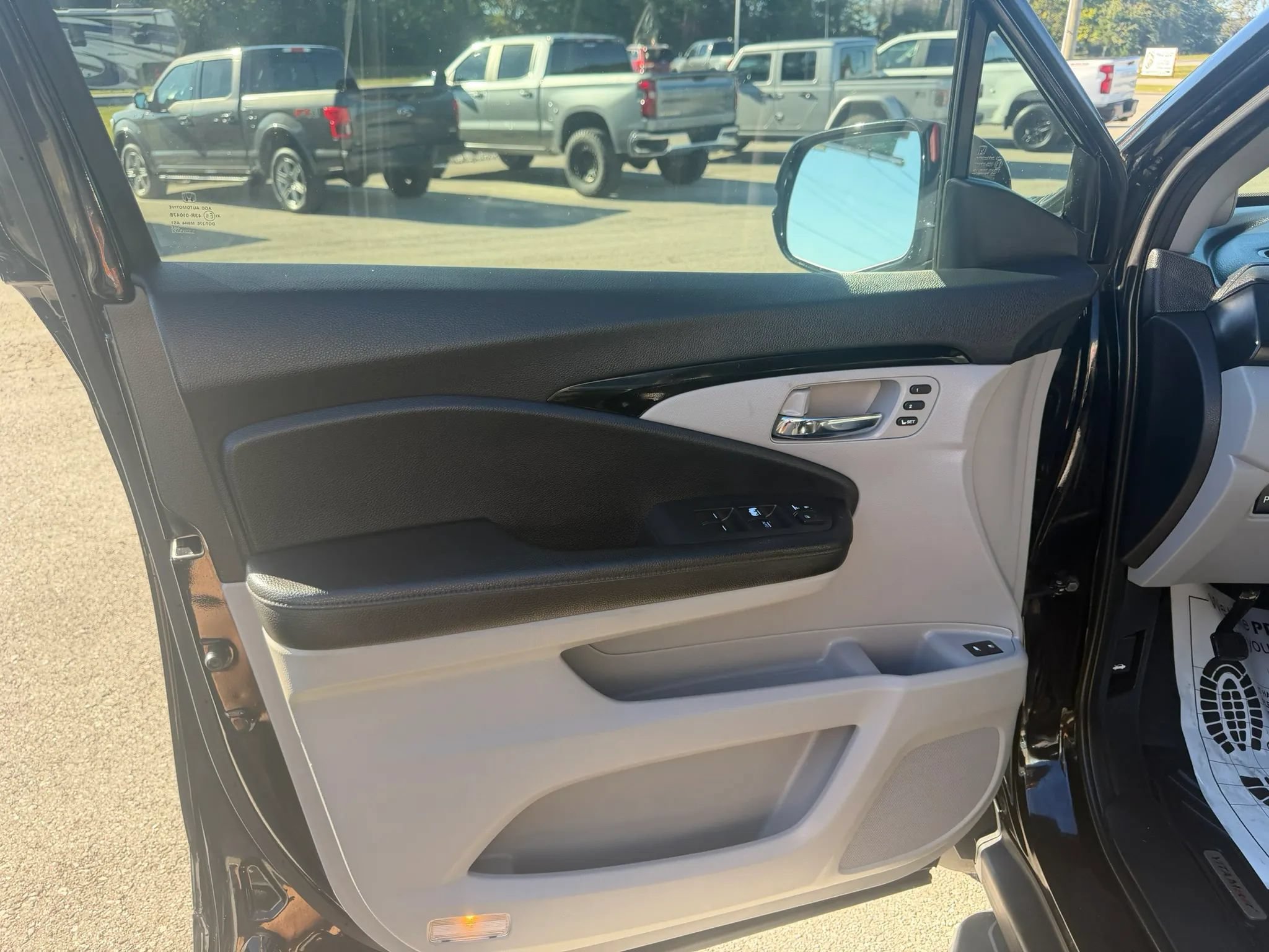 Used 2017 Honda Pilot Touring image 24