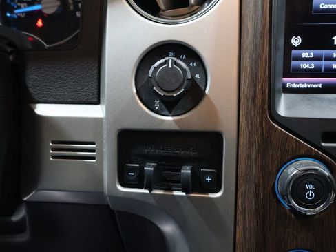 Used 2014 Ford F150 Lariat w/ Lariat Chrome Package image 28