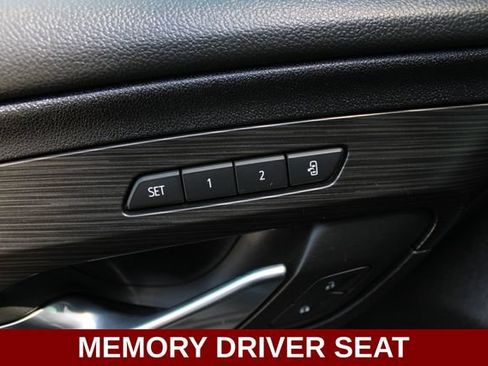 Used 2022 GMC Terrain SLT w/ GMC Pro Grade Package AWD/4WD image 4