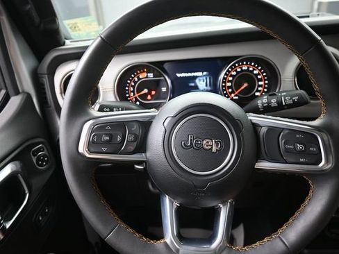 Used 2023 Jeep Wrangler Unlimited Sahara AWD/4WD image 4
